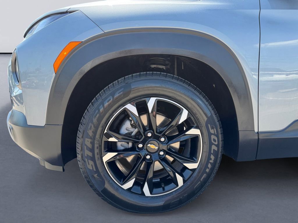 Used 2023 Chevrolet TrailBlazer LT w/ Convenience Package FWD image 9