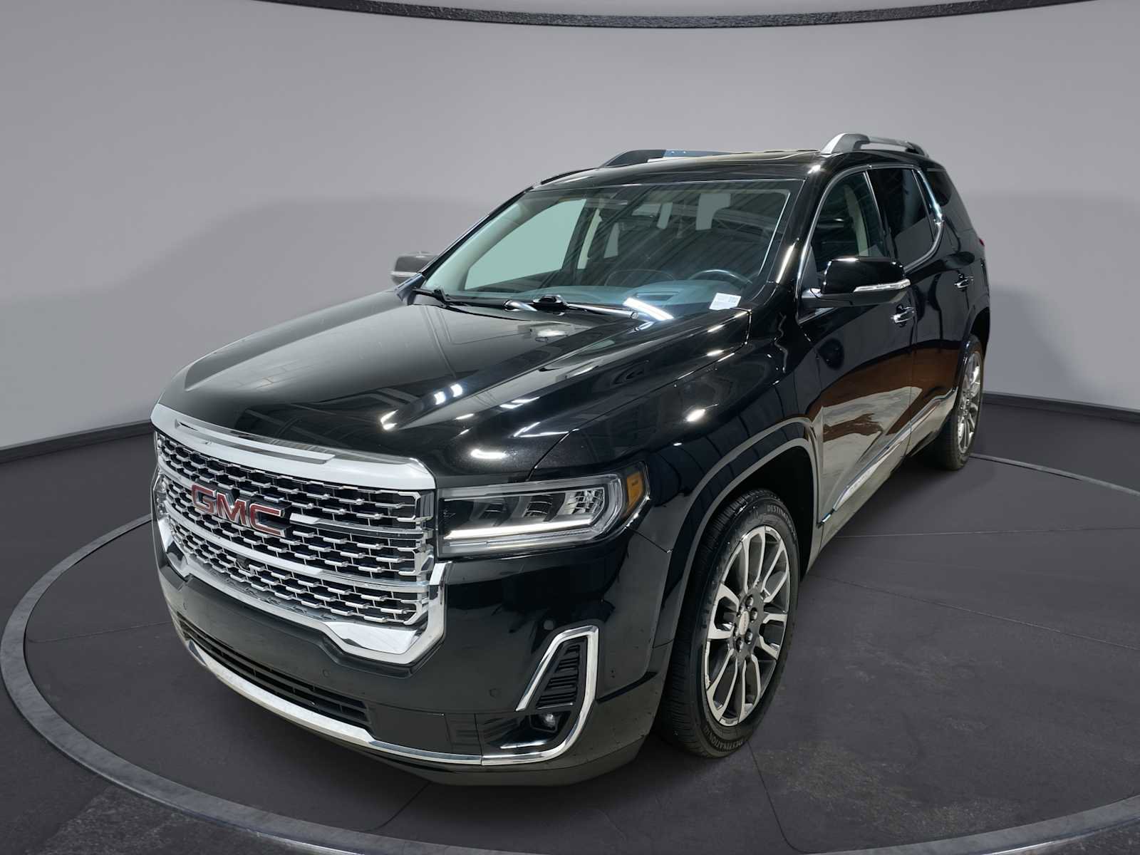 Used 2021 GMC Acadia Denali w/ Denali Ultimate Package AWD/4WD image 1
