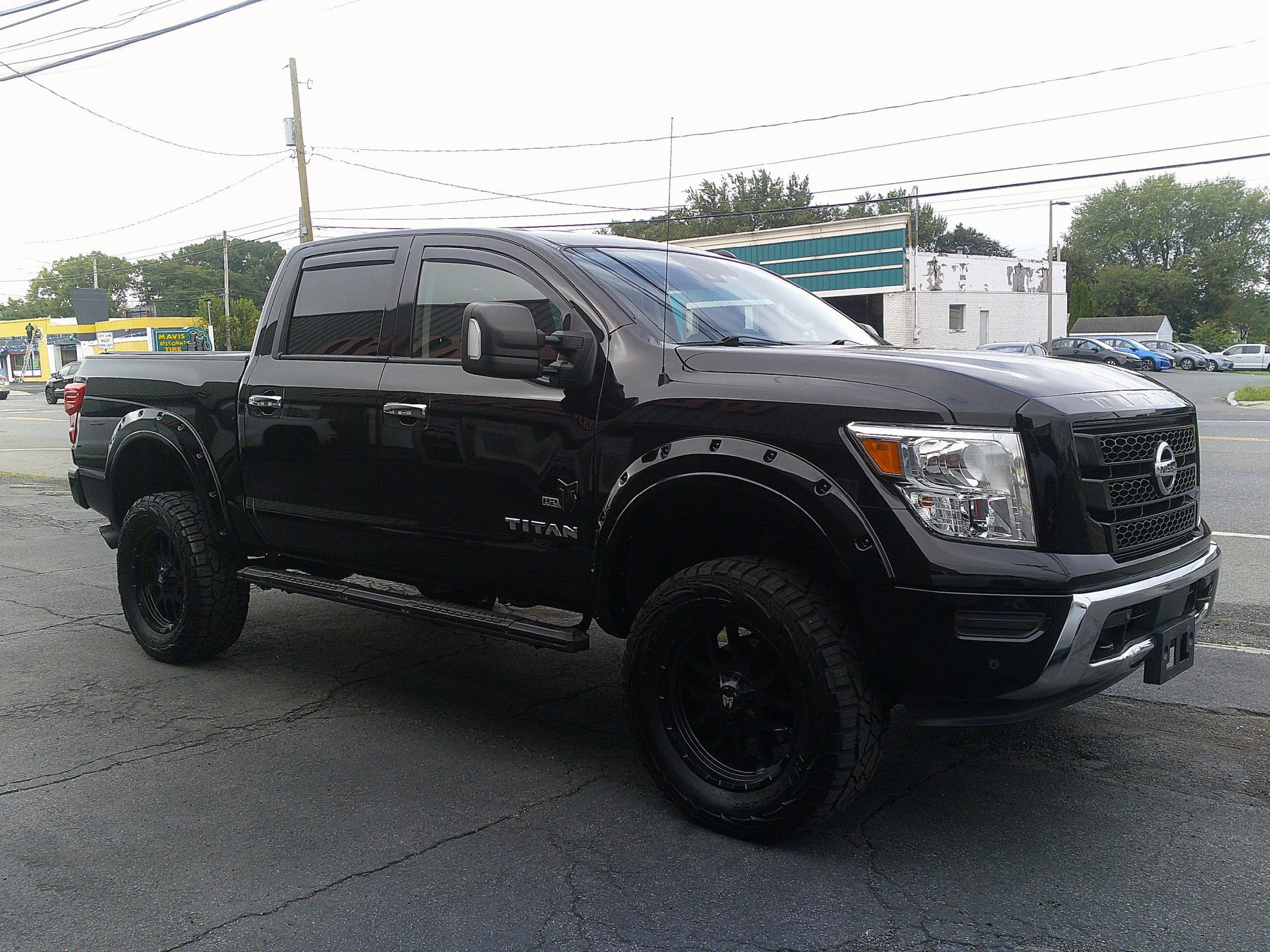 Used 2021 Nissan Titan SV w/ SV Convenience Package AWD/4WD image 14
