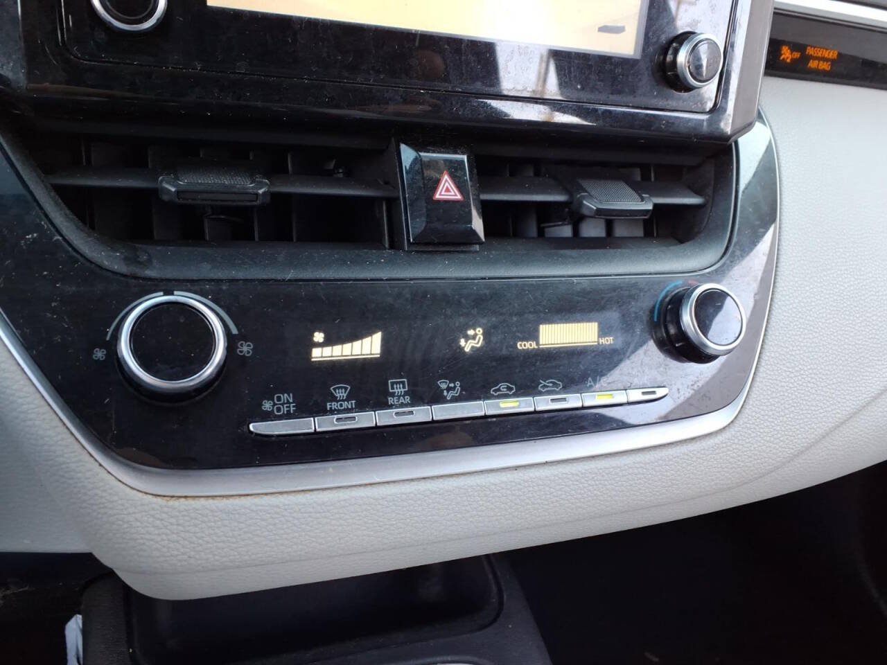 Used 2020 Toyota Corolla L FWD image 17