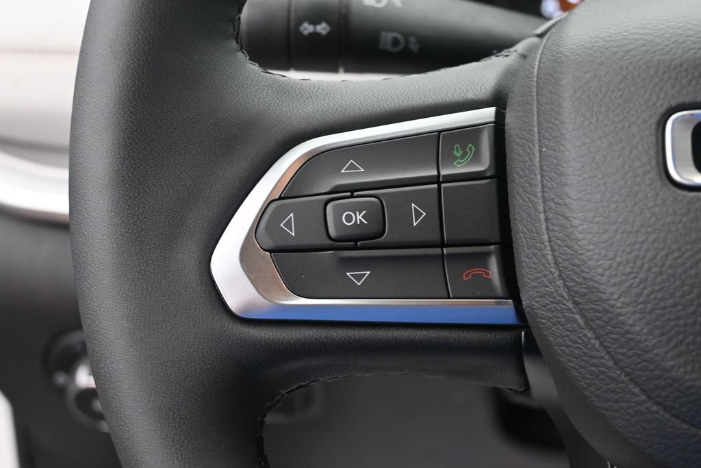 Used 2025 Jeep Compass Limited AWD/4WD image 32