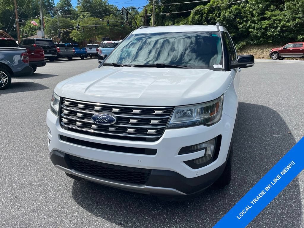 Used 2016 Ford Explorer XLT w/ Equipment Group 202A FWD image 4
