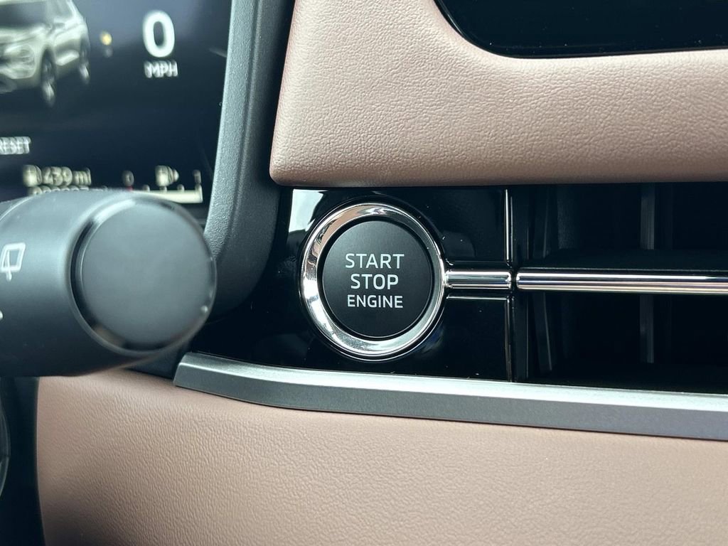 New 2026 Mitsubishi Outlander SEL image 35