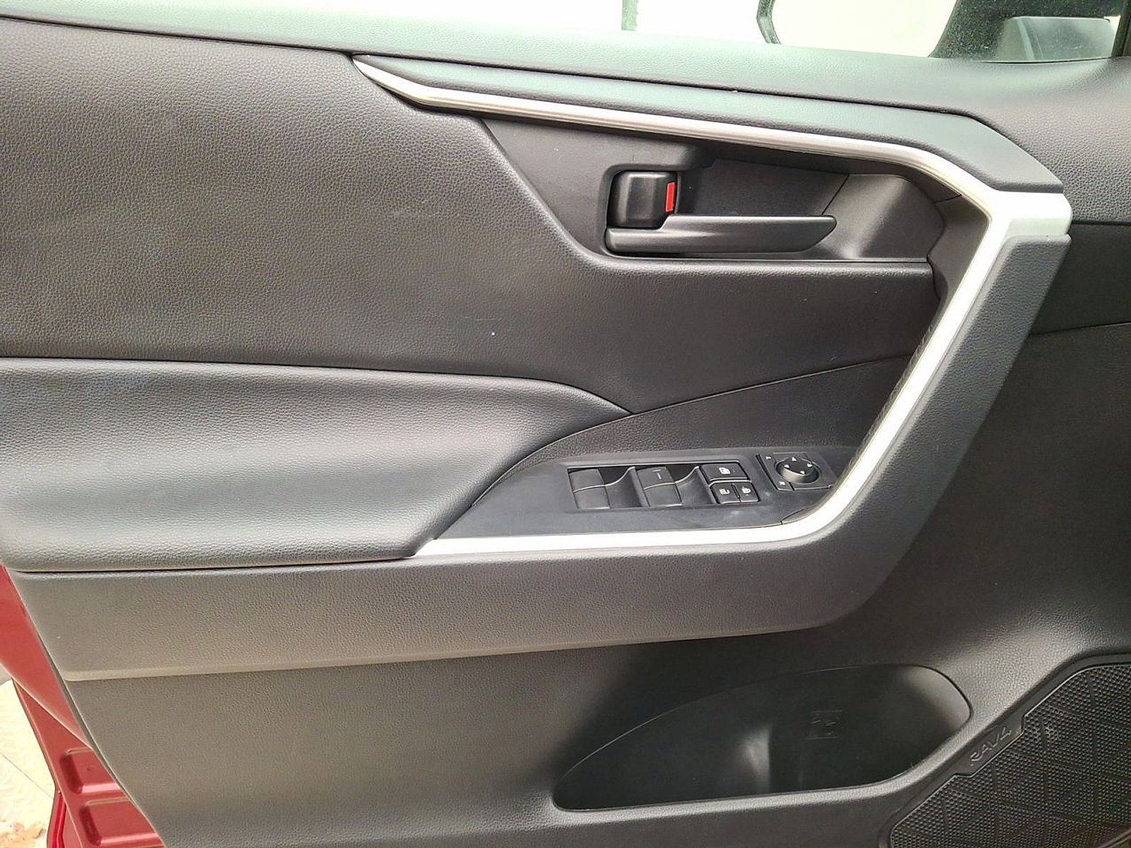 Certified 2022 Toyota RAV4 LE image 10