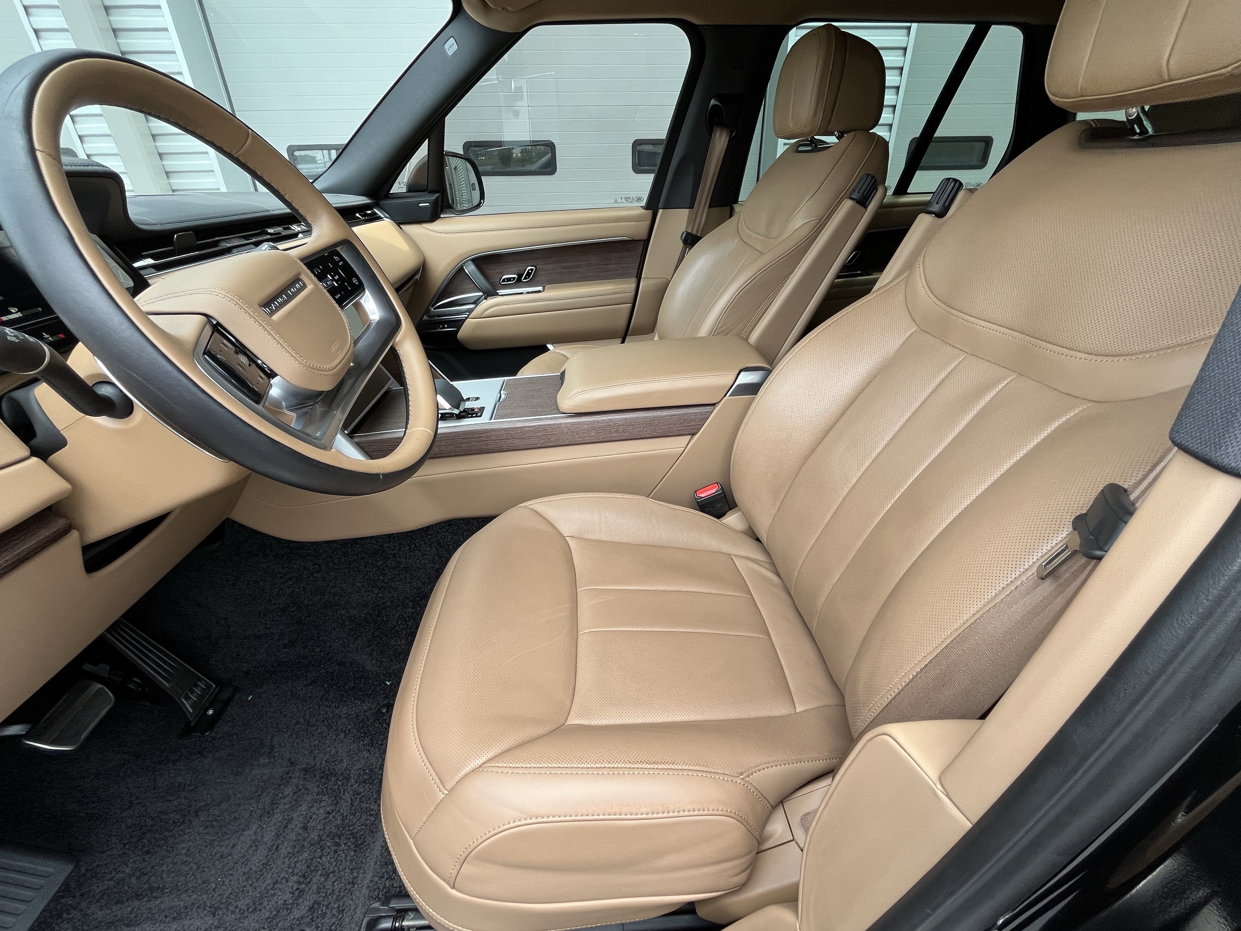 Certified 2024 Land Rover Range Rover SE AWD/4WD image 15