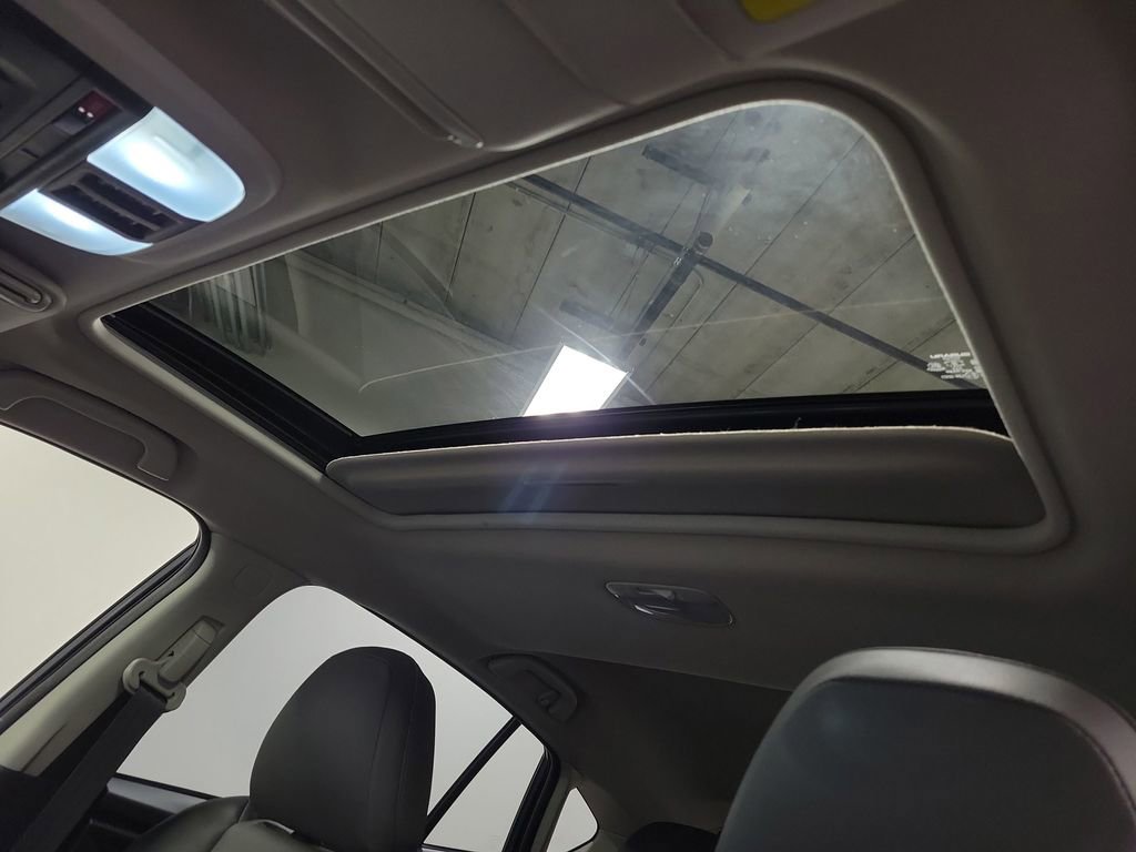 Used 2022 Subaru Crosstrek 2.5i Sport w/ Moonroof Package image 14