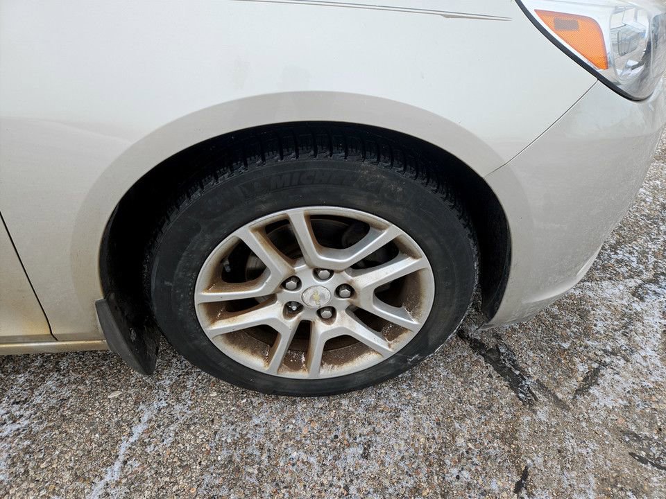 Used 2015 Chevrolet Malibu LT w/ Power Convenience Package image 33