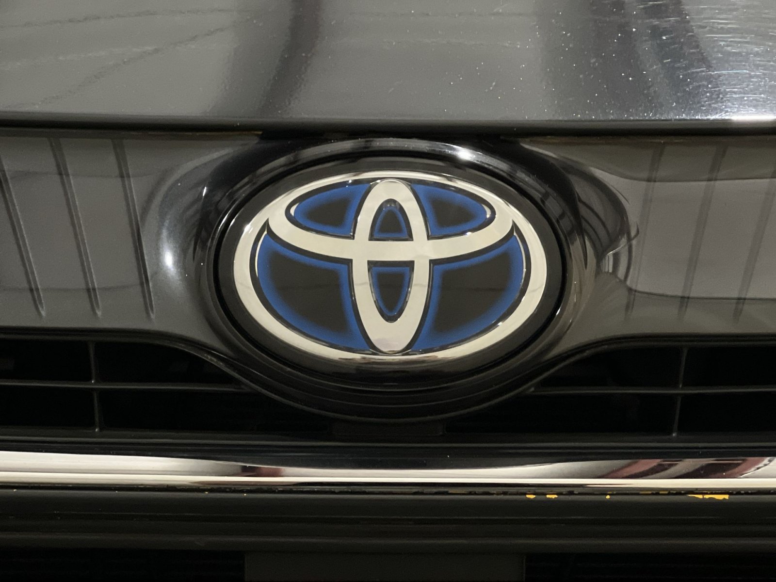 Used 2024 Toyota Venza XLE AWD/4WD image 12