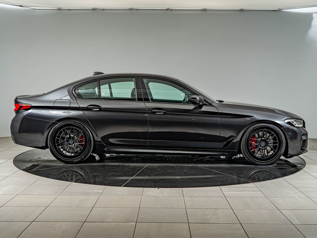 Used 2023 BMW 540i w/ M Sport Package RWD image 4