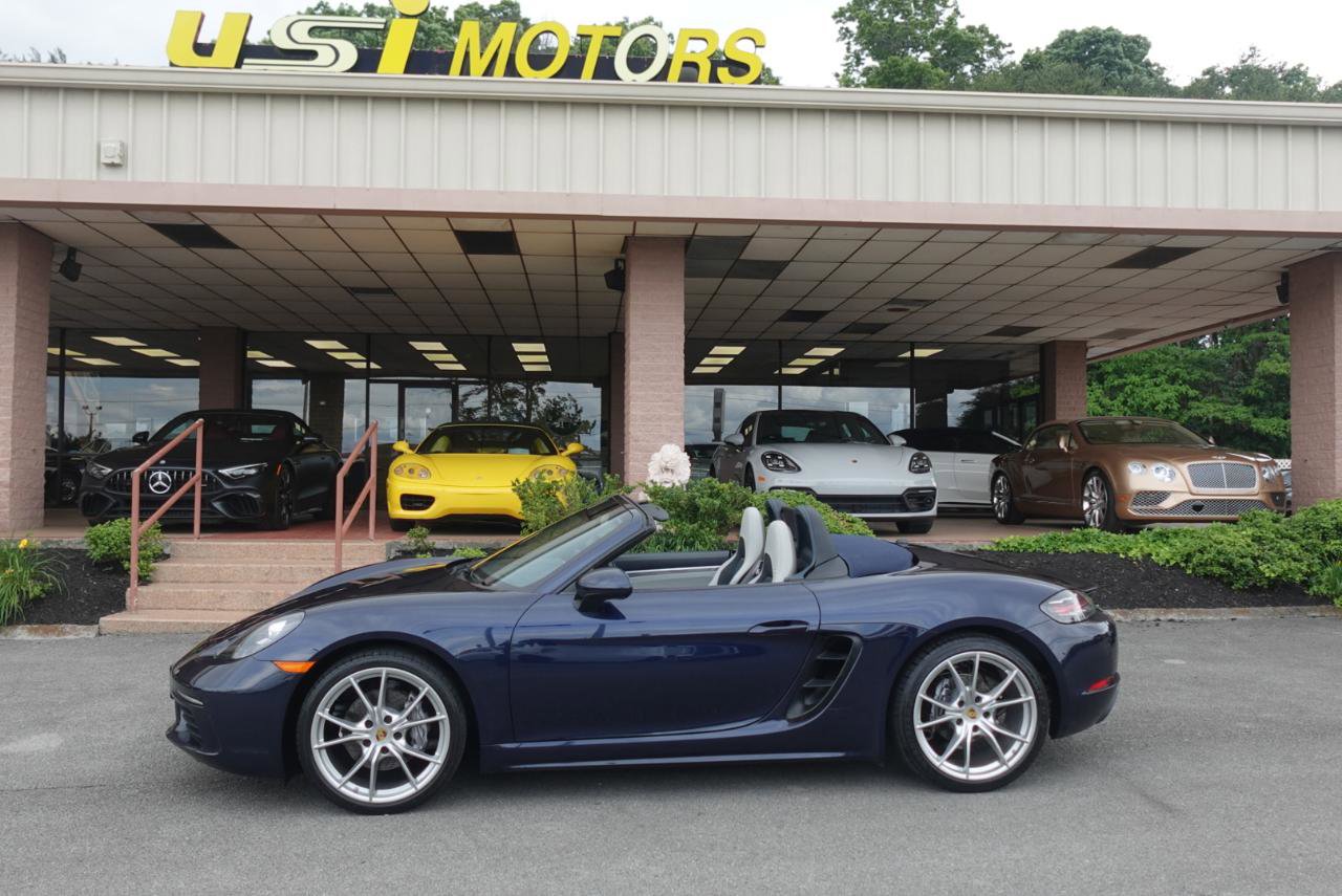 Used 2018 Porsche 718 Boxster RWD image 8