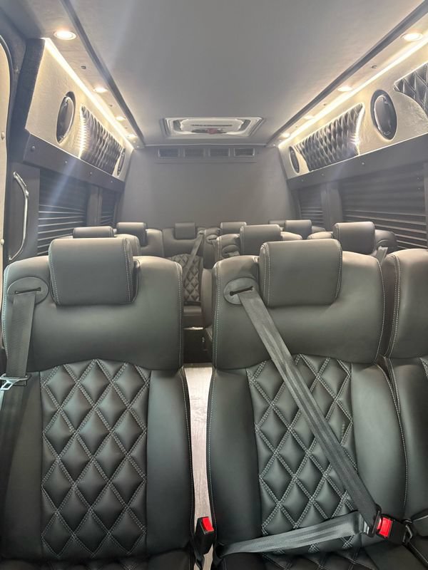Used 2025 Mercedes-Benz Sprinter 3500 image 6