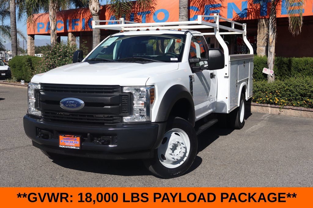 Used 2018 Ford F550 2WD Regular Cab Super Duty image 4