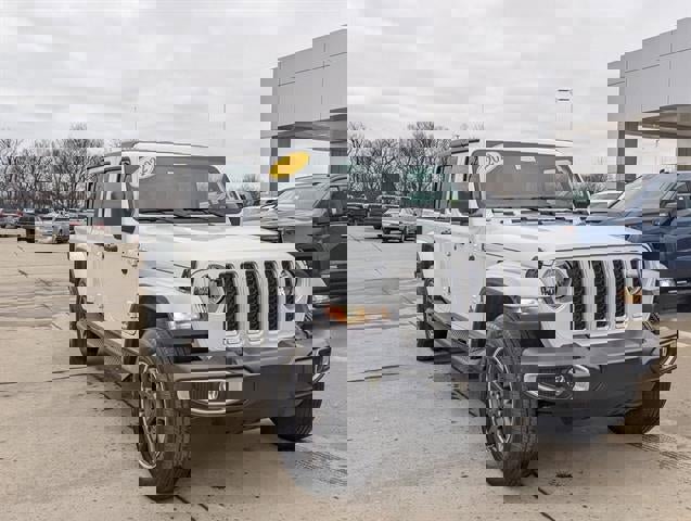 Used 2022 Jeep Gladiator Overland w/ Cold Weather Group image 5
