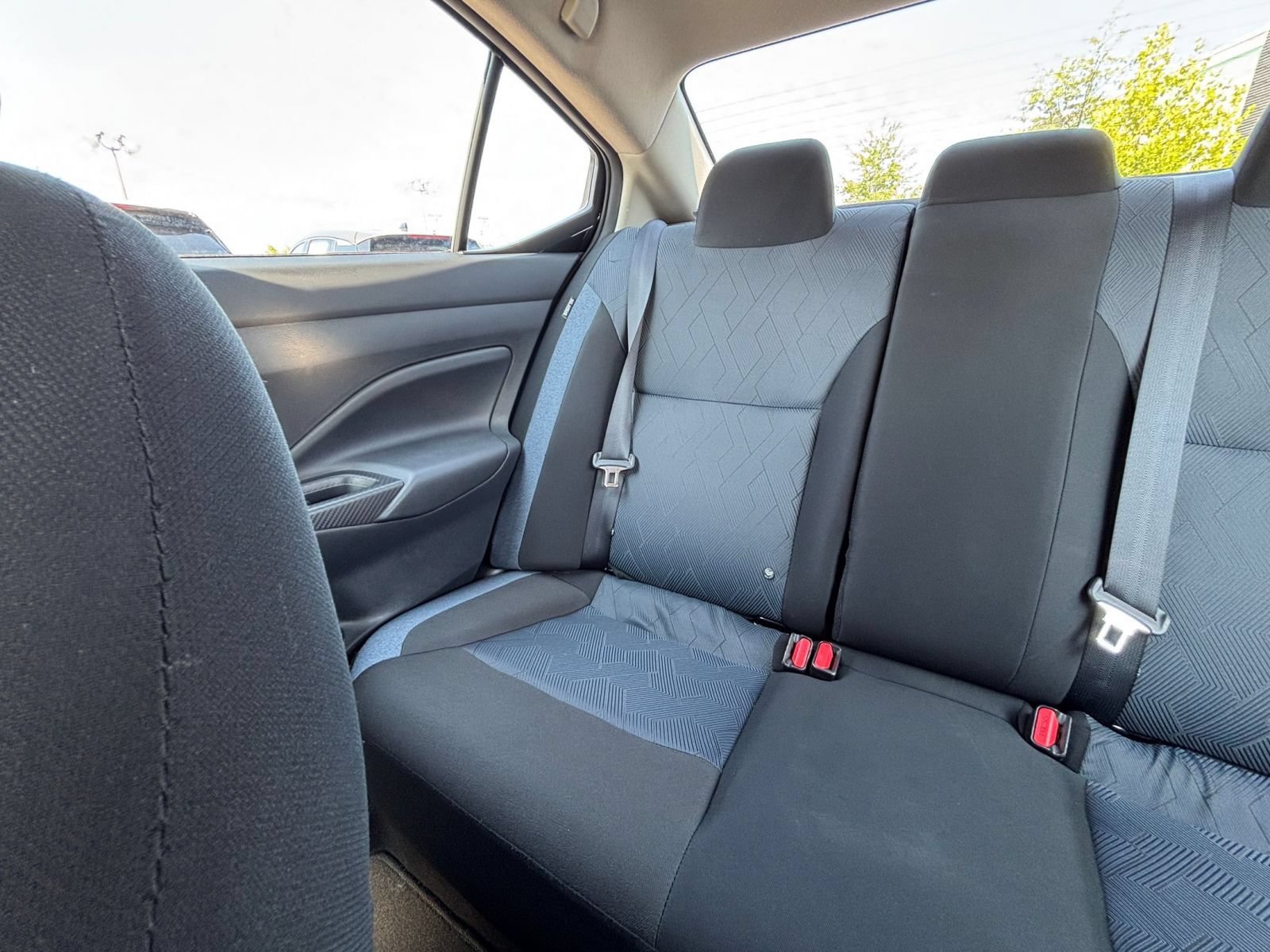 Used 2025 Nissan Versa SV FWD image 37