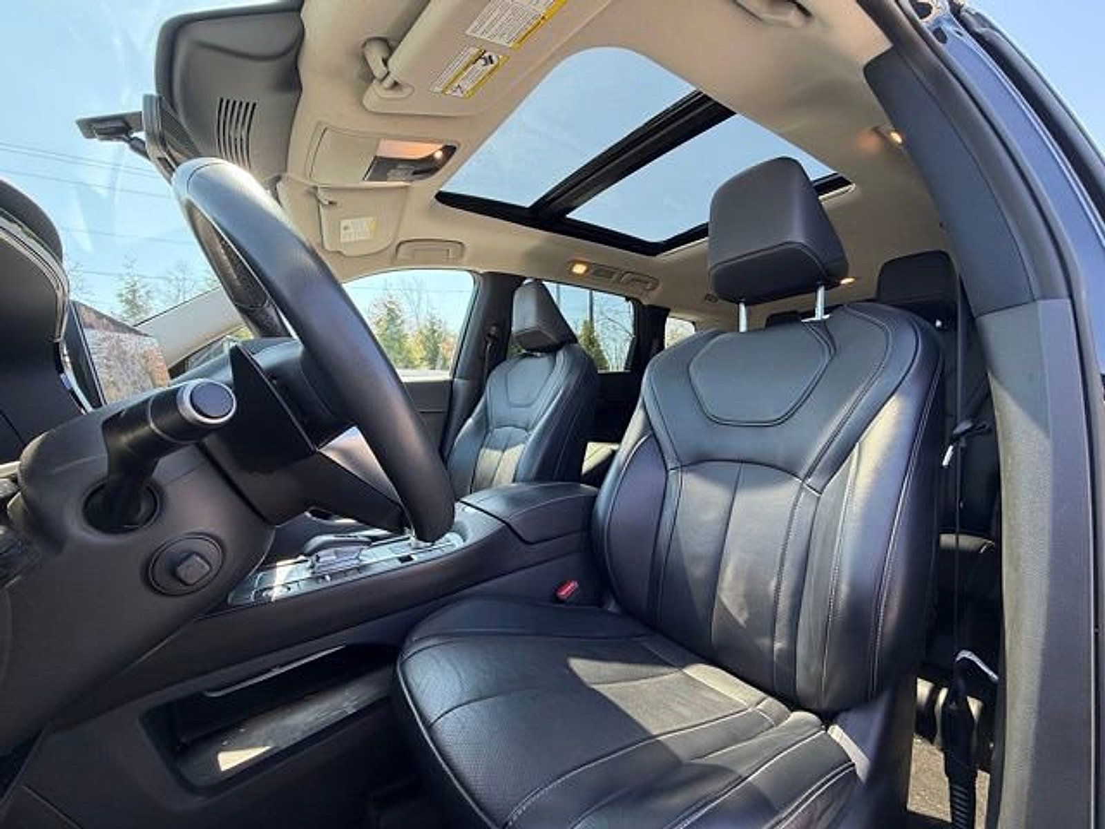 Certified 2023 INFINITI QX60 Luxe w/ Performance Audio Package image 19