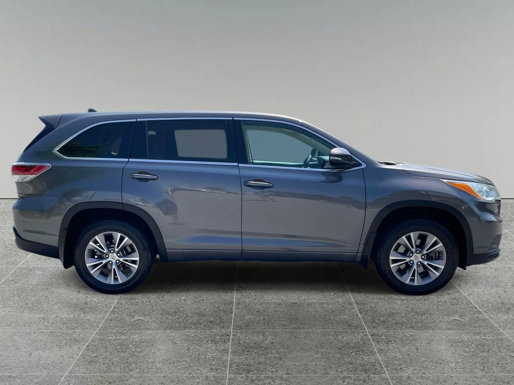 Used 2014 Toyota Highlander Plus AWD/4WD image 6