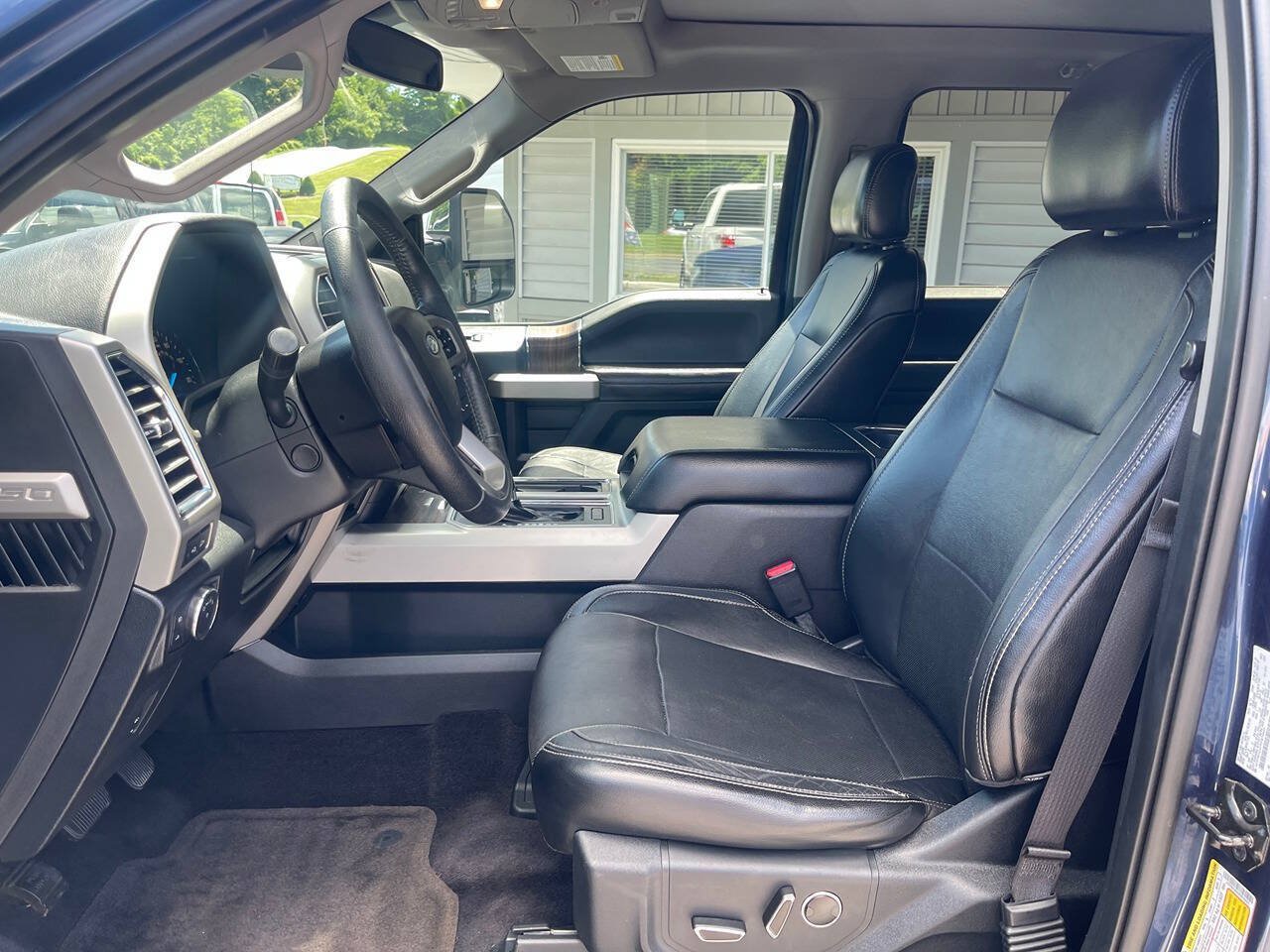 Used 2015 Ford F150 Lariat w/ Equipment Group 502A Luxury AWD/4WD image 18