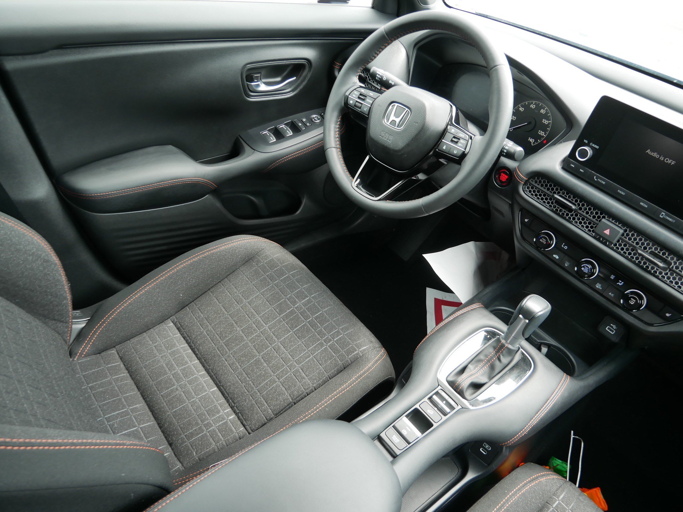 Used 2024 Honda HR-V Sport image 9