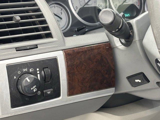 Used 2010 Chrysler Town & Country Touring image 18