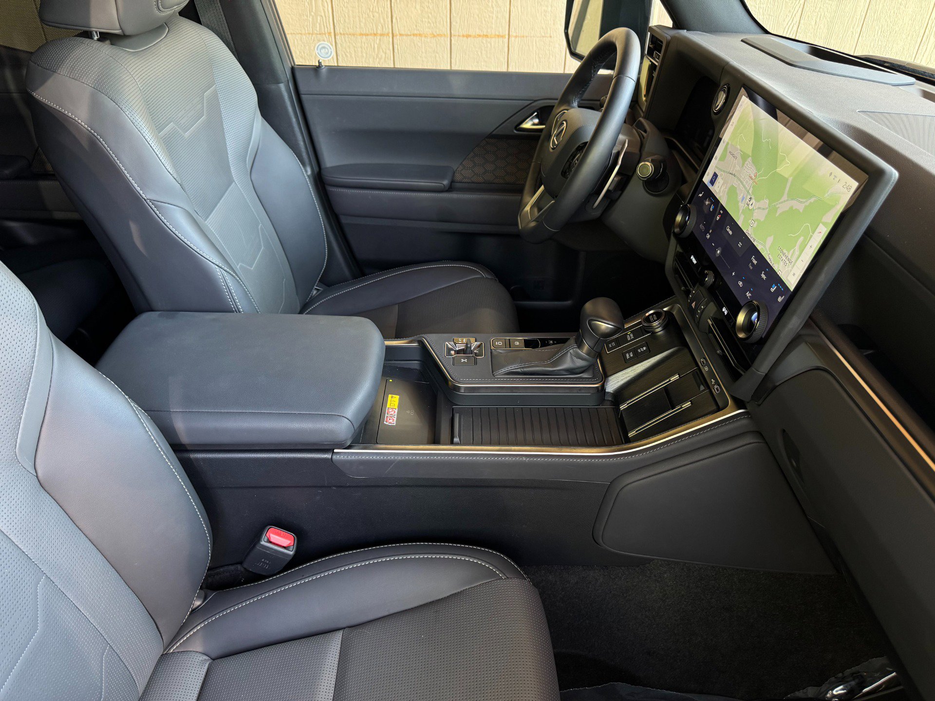 Used 2024 Lexus GX 550 AWD/4WD image 21