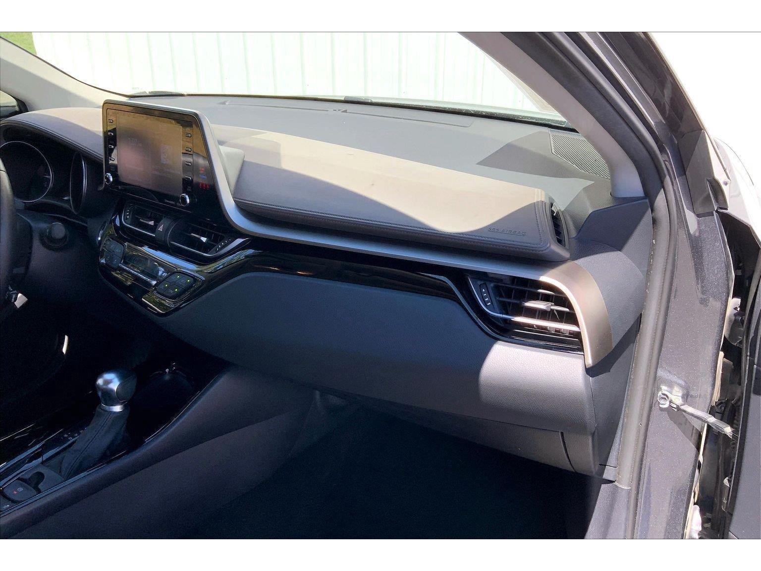 Used 2022 Toyota C-HR Limited FWD image 15