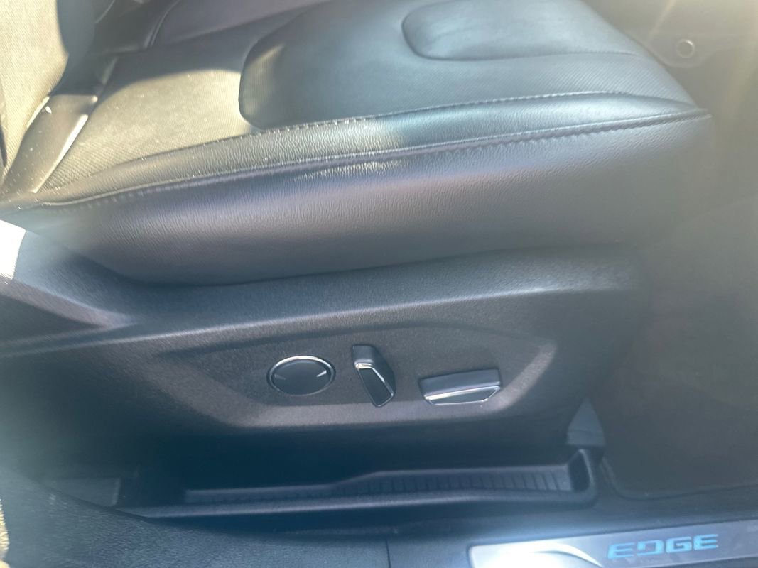 Used 2018 Ford Edge Titanium w/ Equipment Group 301A image 13