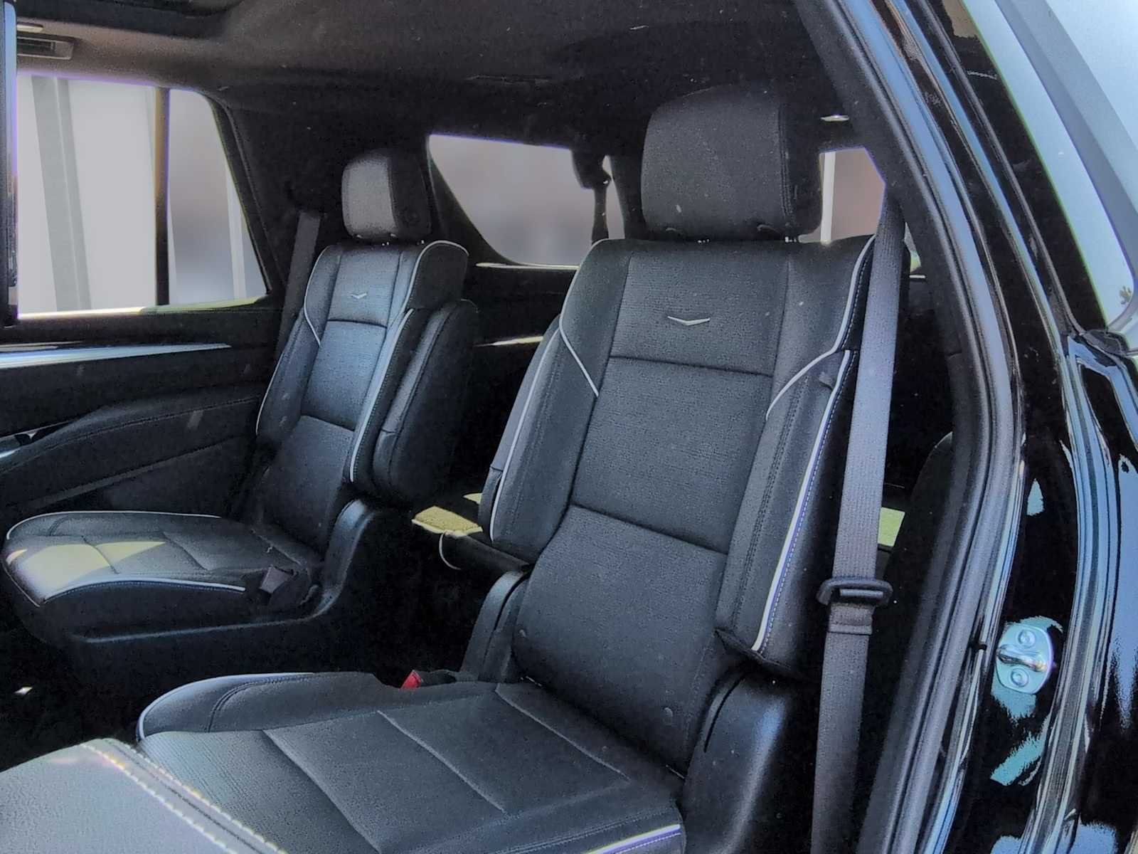 New 2026 Cadillac Escalade Sport w/ LPO, ONYX Package AWD/4WD image 24
