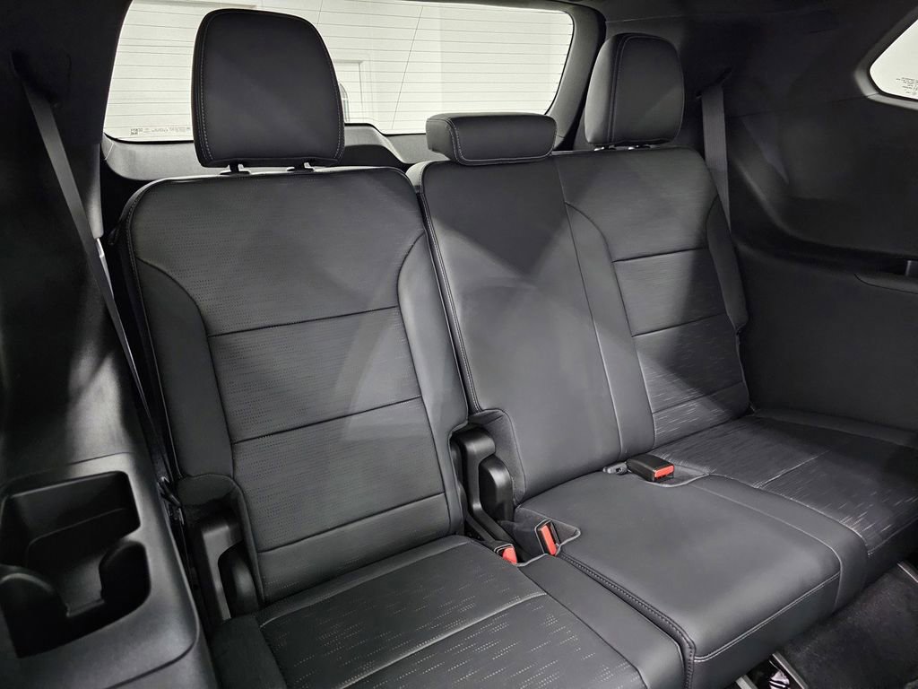 Used 2025 Buick Enclave Sport Touring FWD image 27