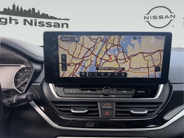 Used 2024 Nissan Altima 2.5 SR w/ SR Premium Package FWD image 18