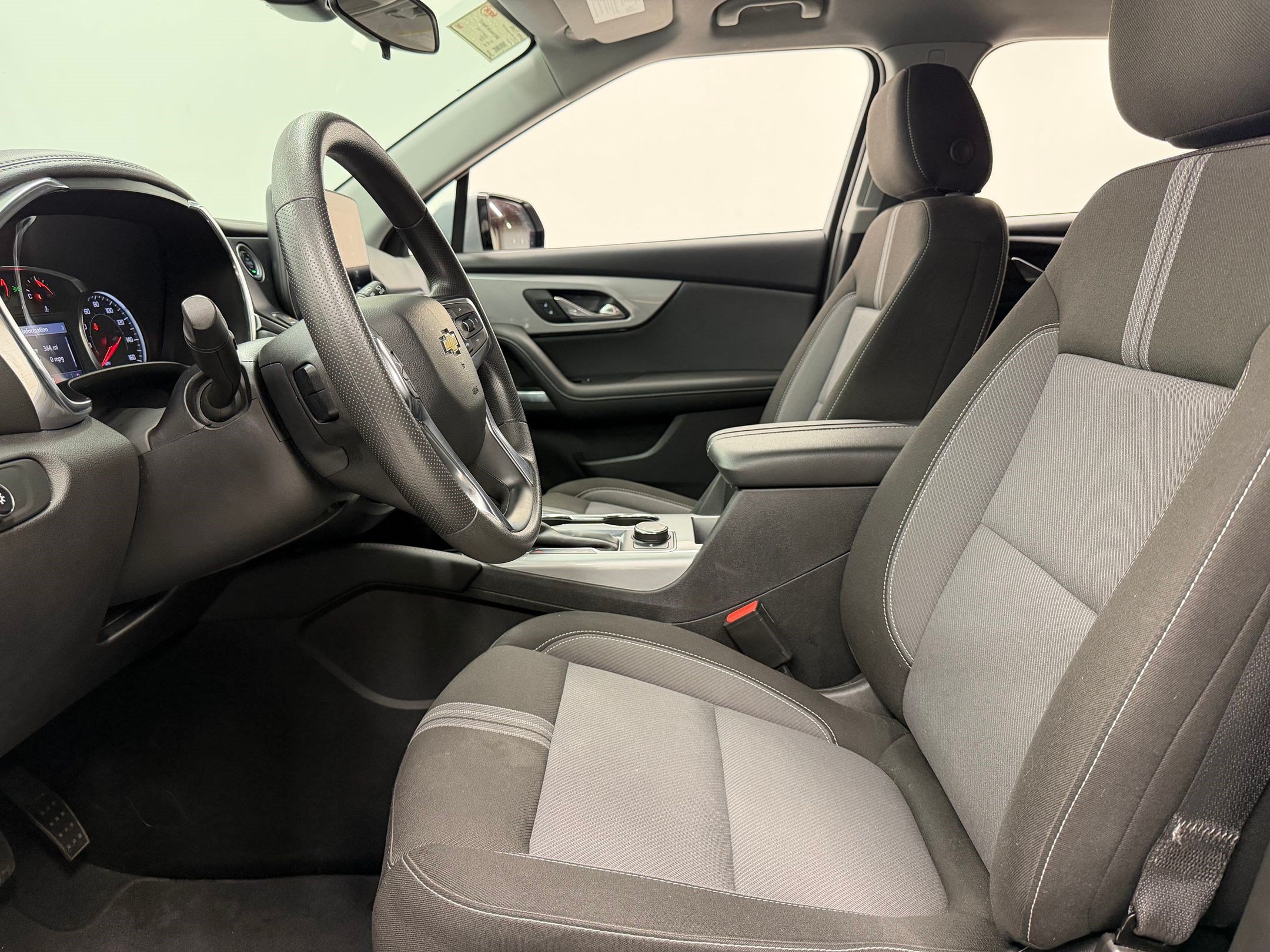 Used 2025 Chevrolet Blazer LT AWD/4WD image 4