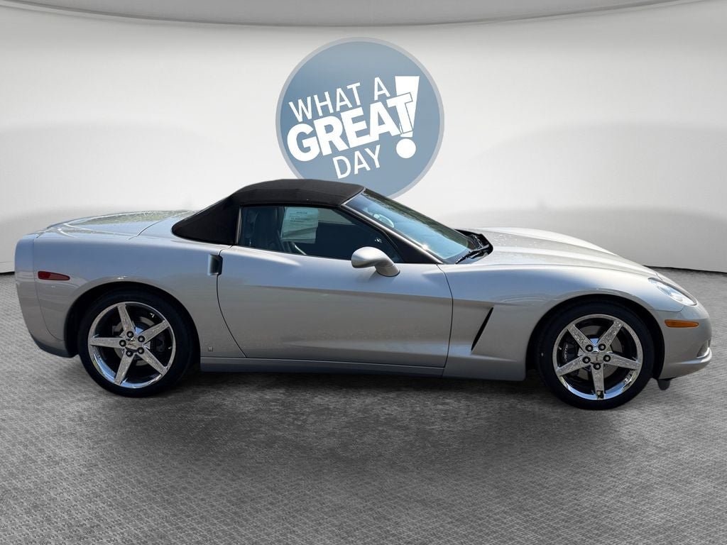 Used 2007 Chevrolet Corvette Convertible RWD image 2