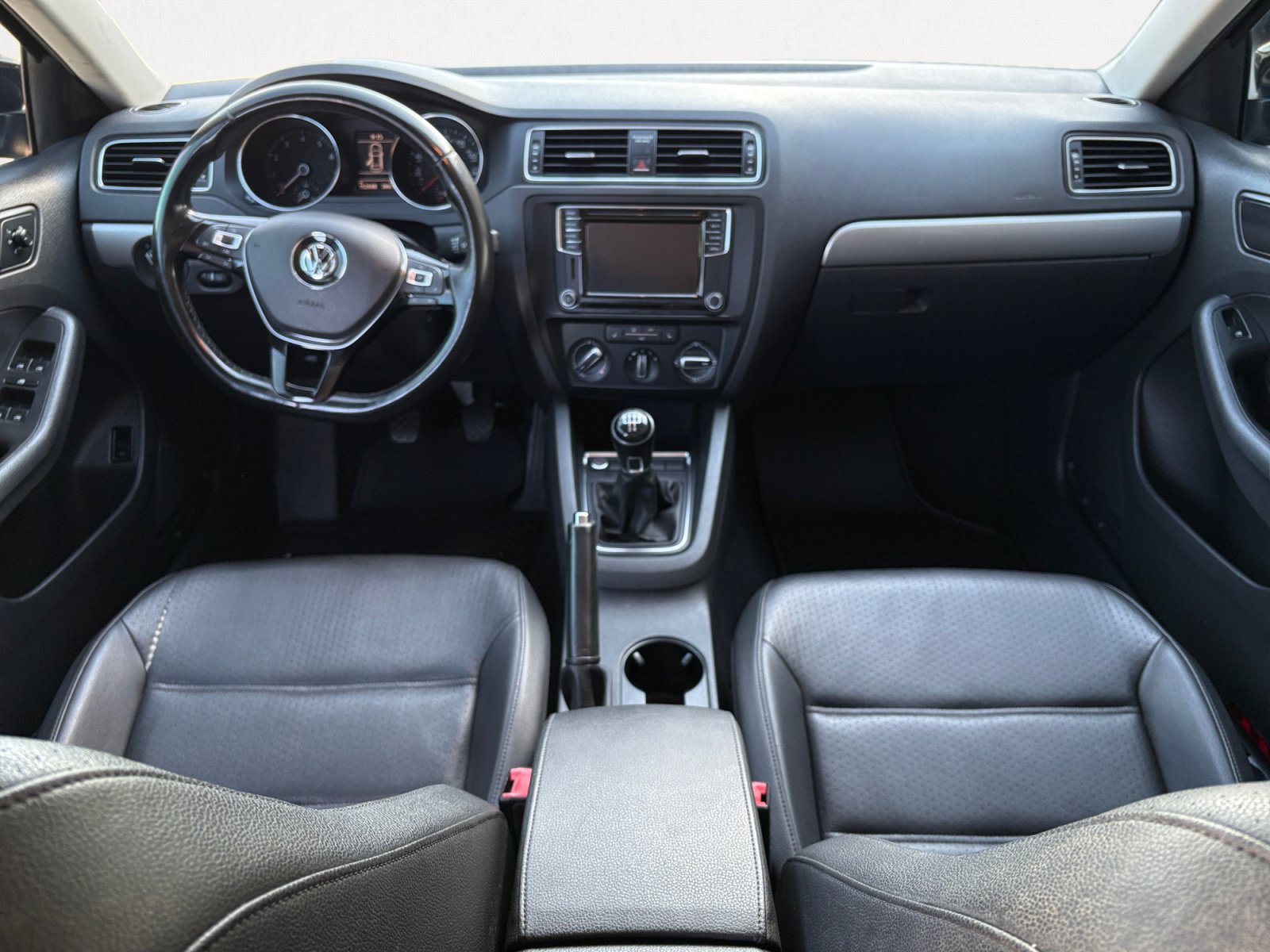 Used 2017 Volkswagen Jetta SE FWD image 4