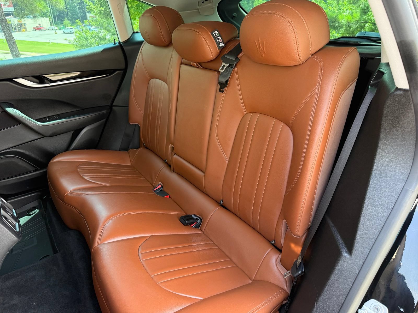 Used 2017 Maserati Levante AWD/4WD image 40