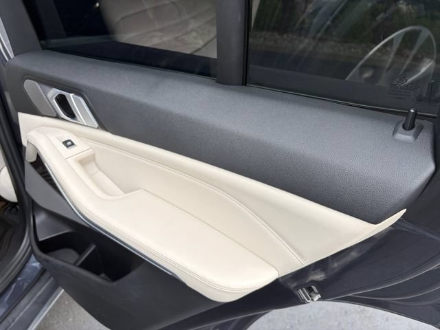 Used 2019 BMW X5 xDrive50i AWD/4WD image 35