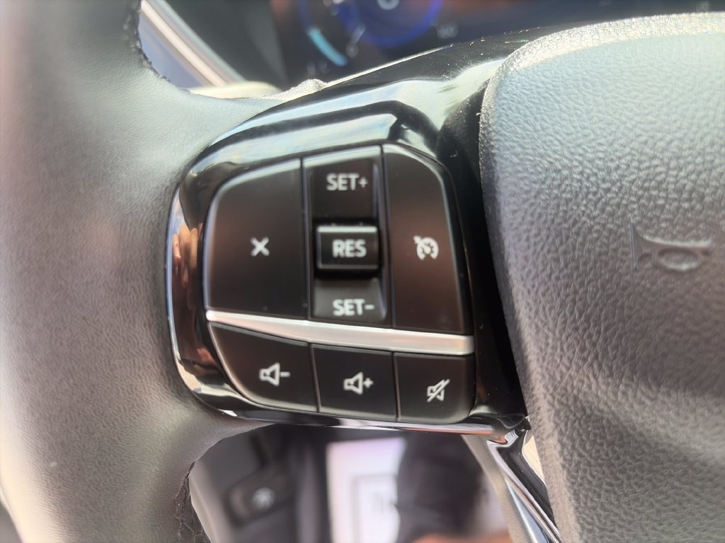 Used 2022 Ford Escape SEL w/ Technology Package FWD image 32