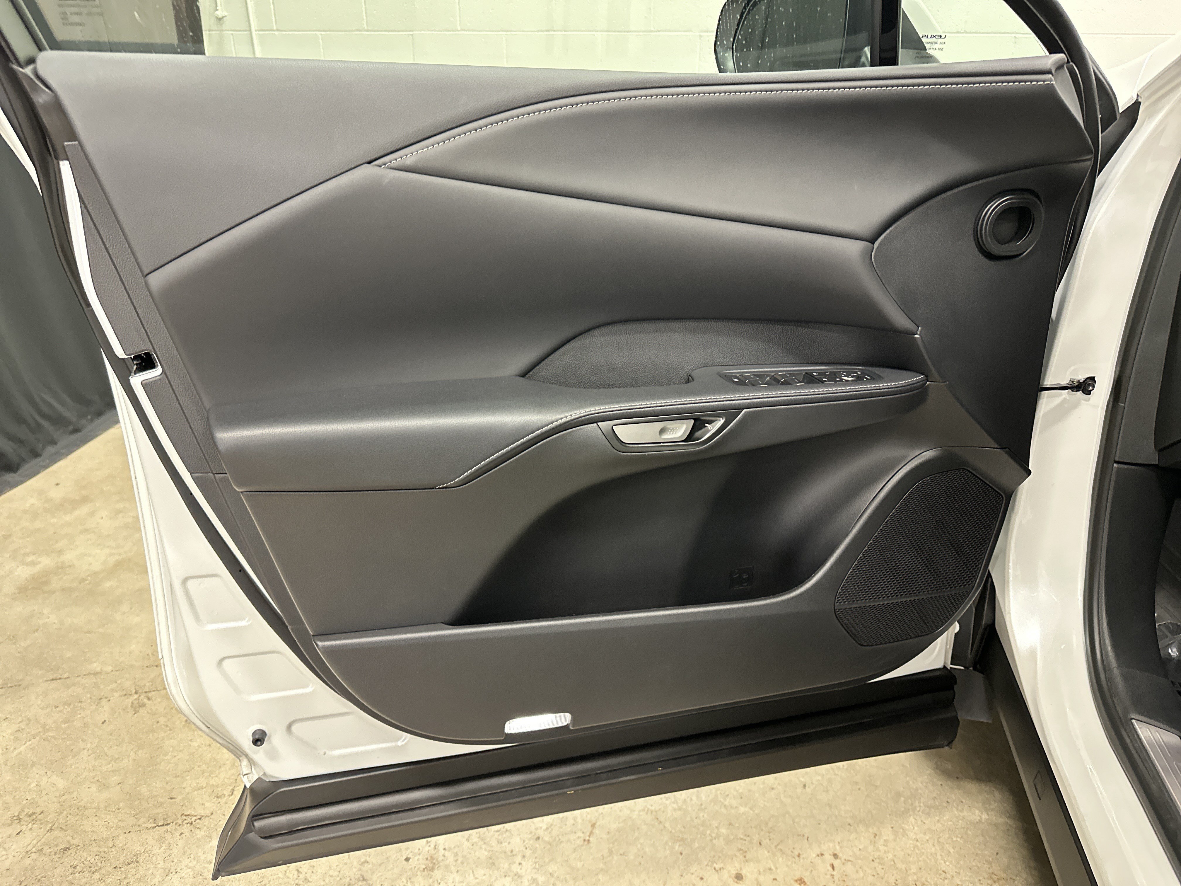 Certified 2025 Lexus RX 350h AWD/4WD image 14