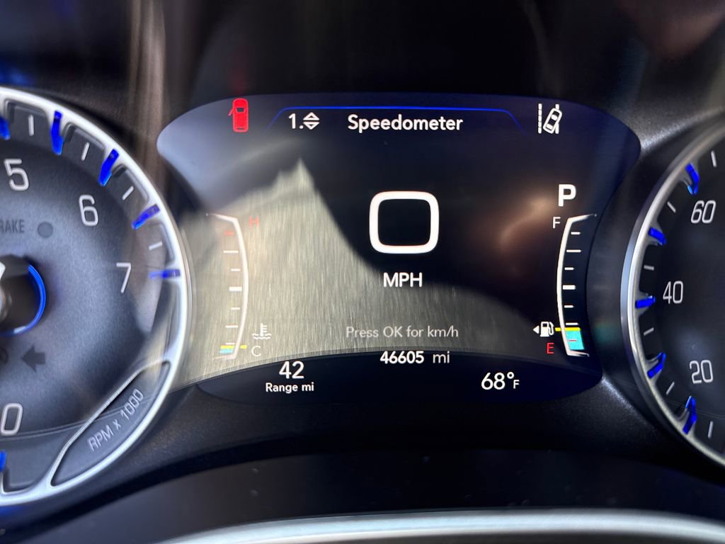 Used 2023 Chrysler Pacifica Touring-L FWD image 19