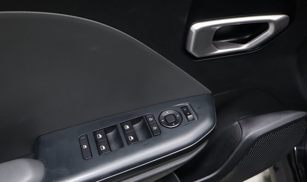 Used 2025 Kia K4 LXS image 23