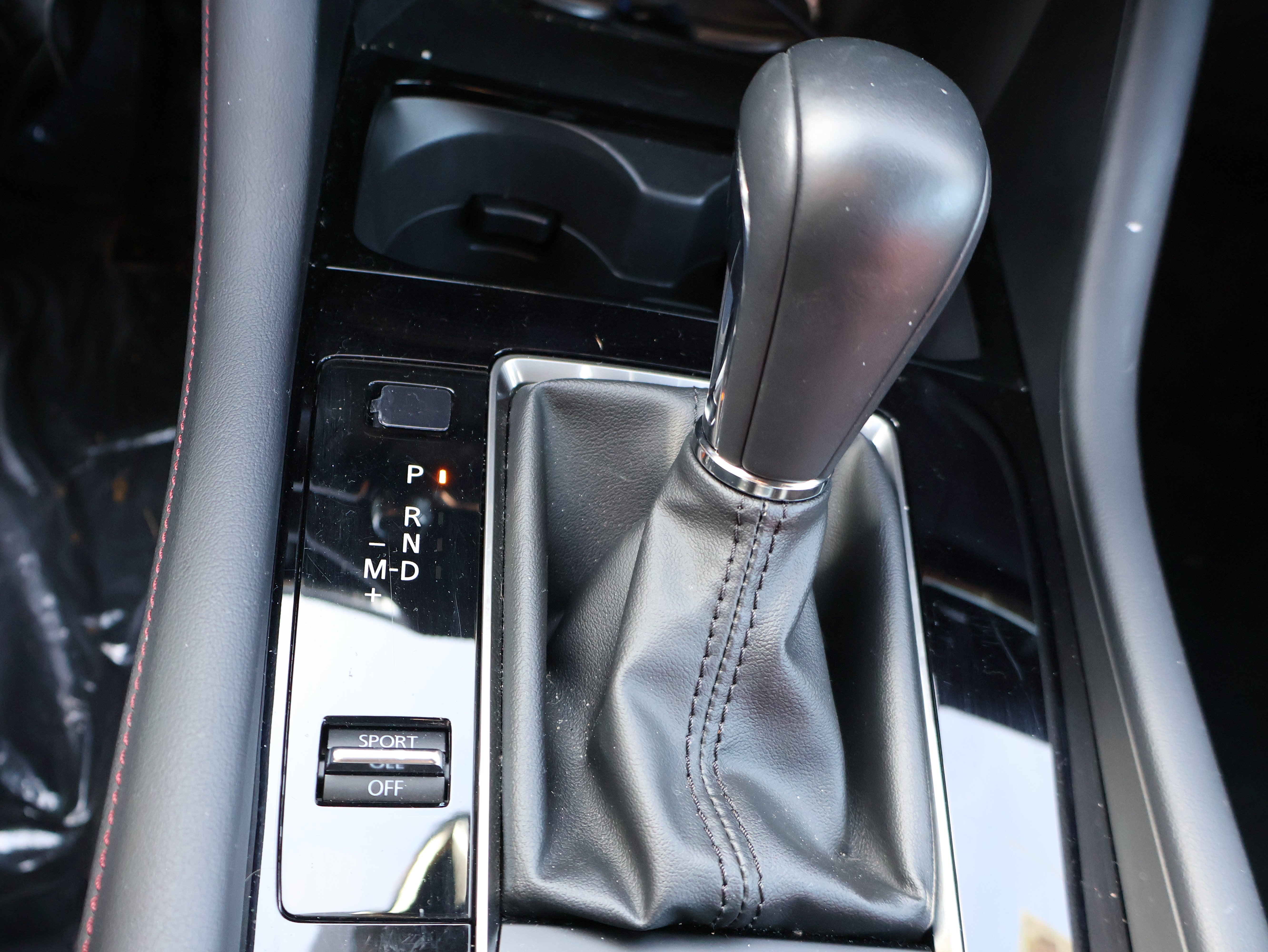 Certified 2025 MAZDA MAZDA3 Carbon image 30