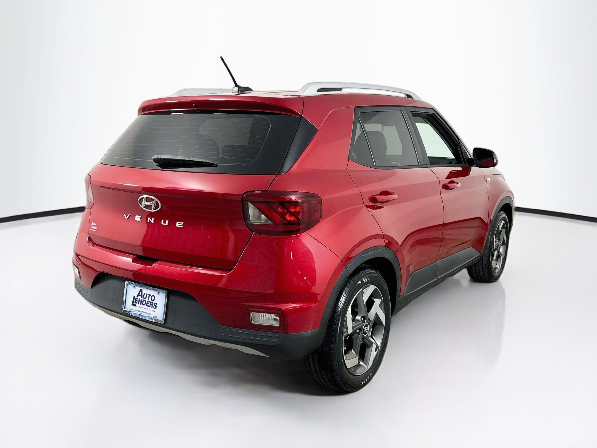 Used 2023 Hyundai Venue Limited w/ Cargo Package FWD image 5