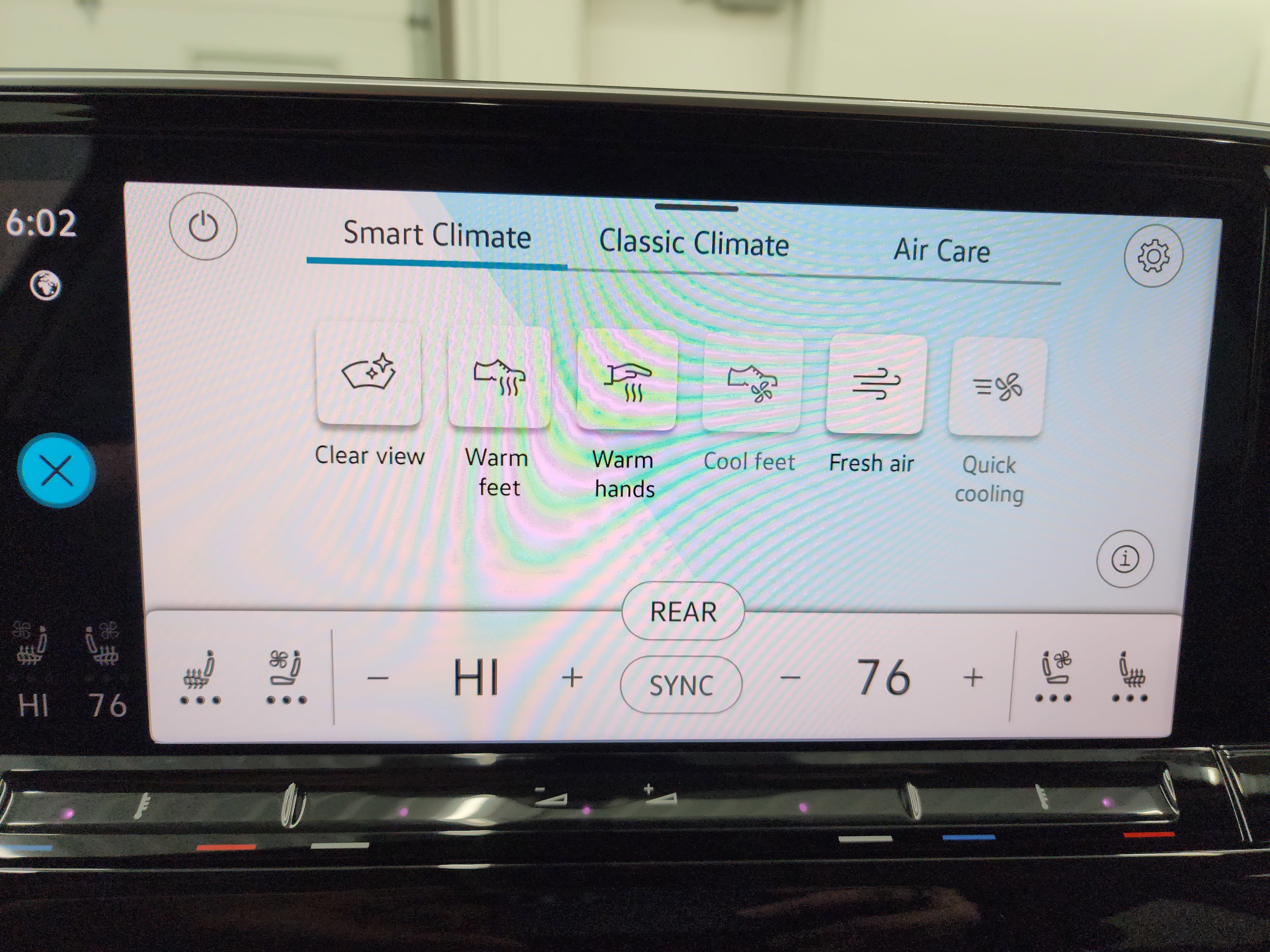 Used 2025 Volkswagen Atlas SE image 46