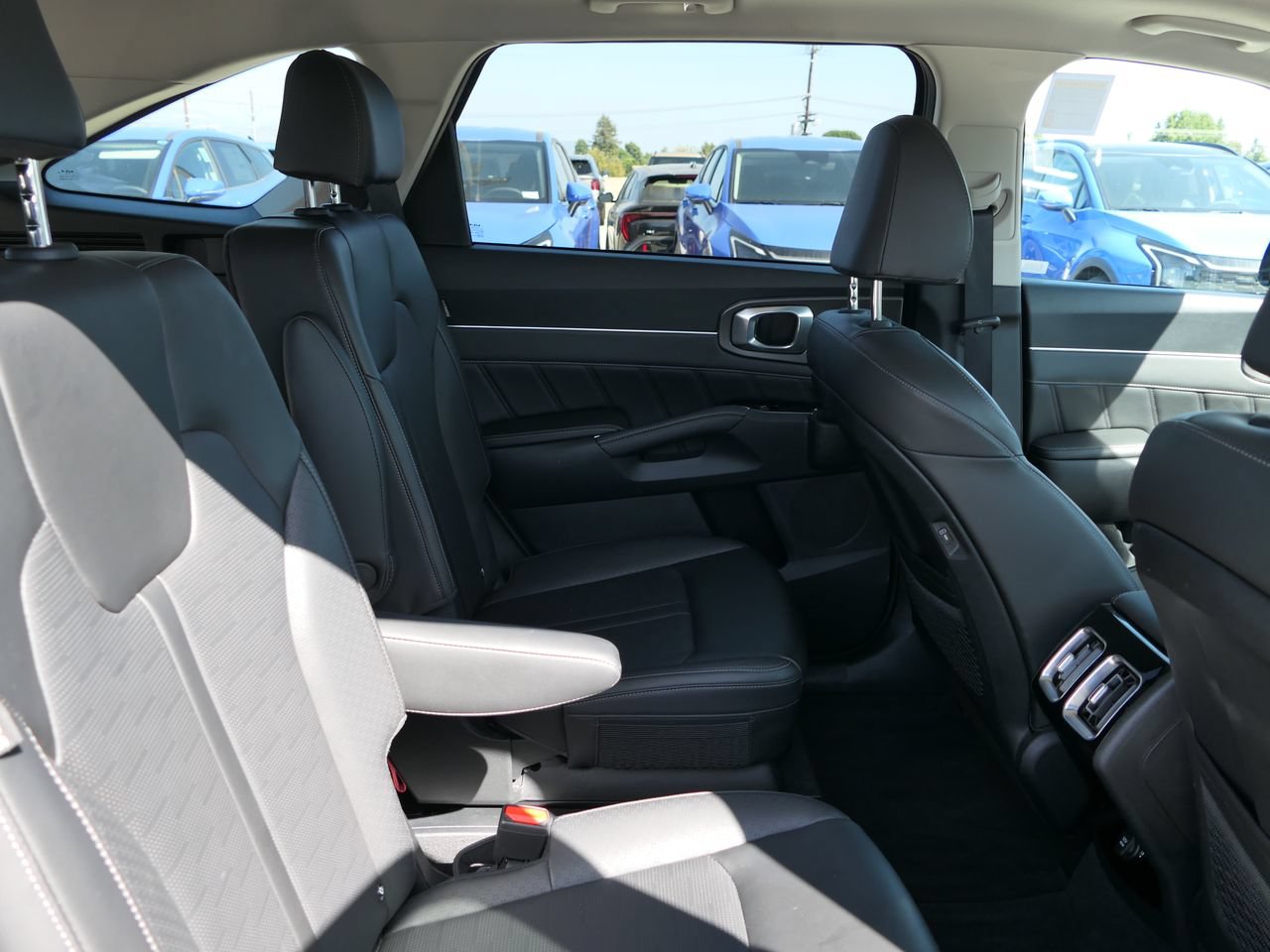 Used 2024 Kia Sorento SX FWD image 21