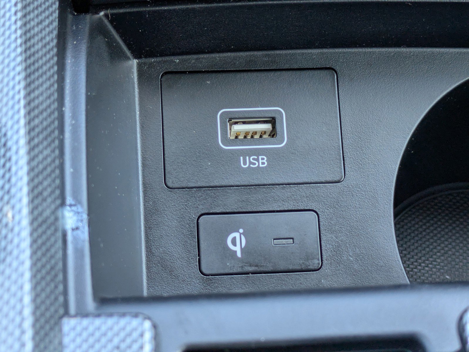 Used 2023 Hyundai Santa Fe Limited image 29