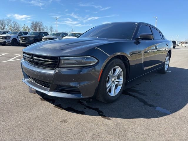 Used 2019 Dodge Charger SXT w/ Leather Interior Group RWD image 2