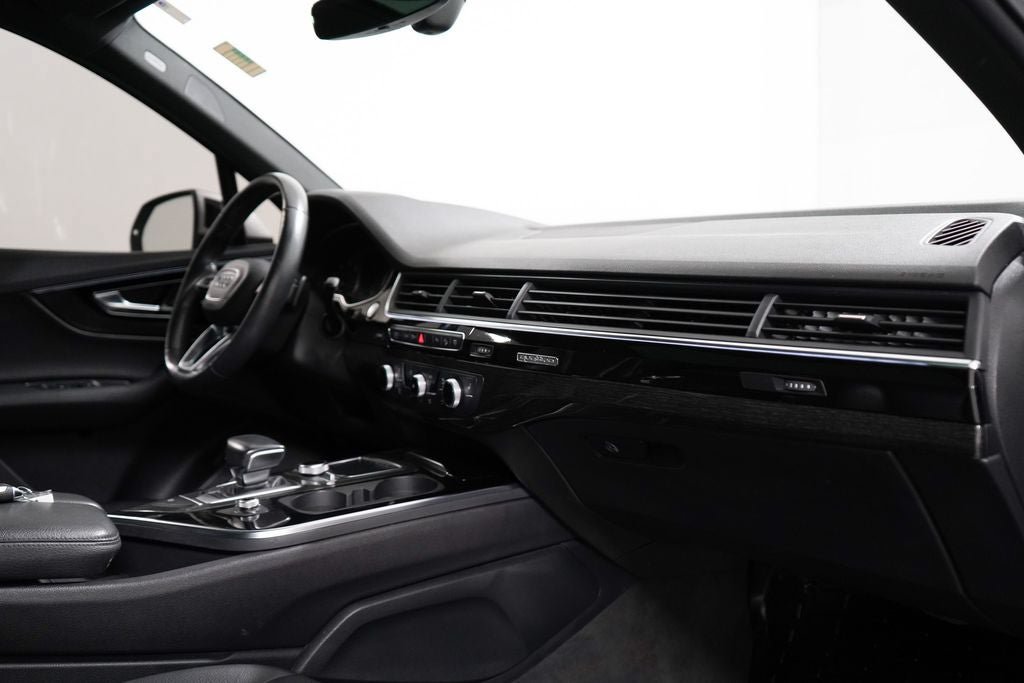 Used 2018 Audi Q7 3.0T Premium Plus AWD/4WD image 32
