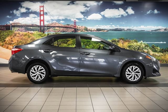 Used 2017 Toyota Corolla LE image 5
