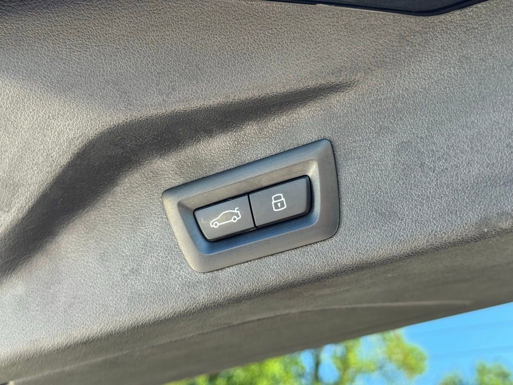 Used 2024 BMW X7 xDrive40i w/ Parking Assistance Package image 25