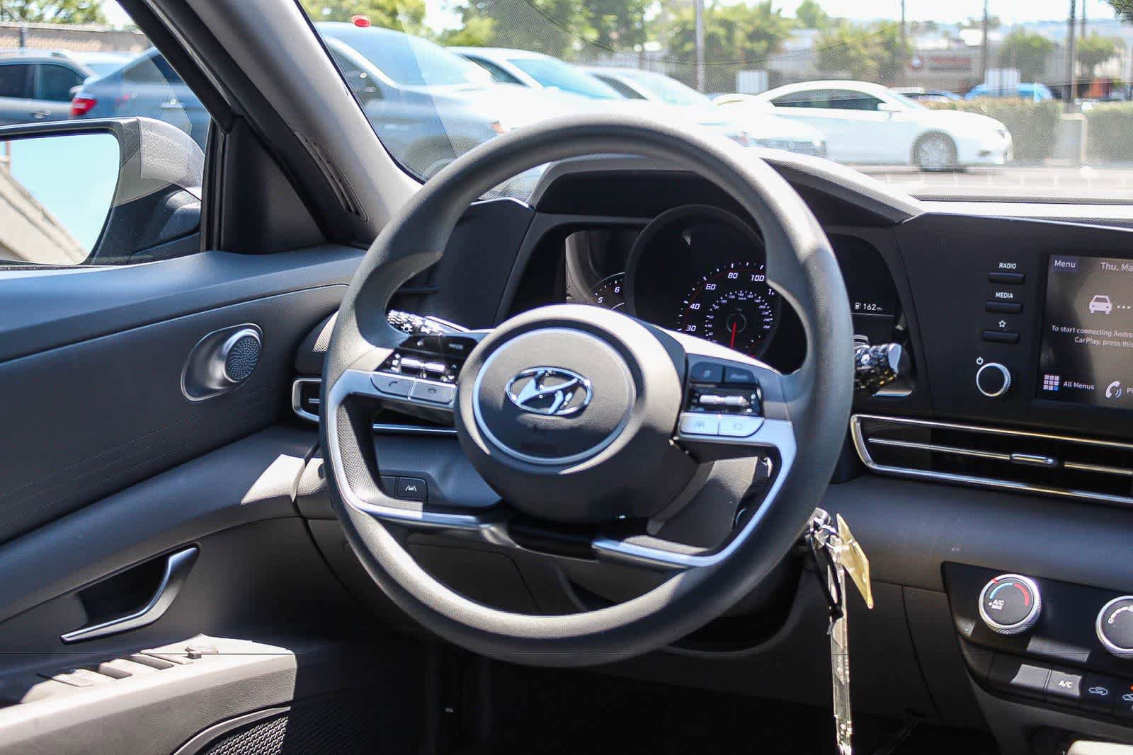 Certified 2023 Hyundai Elantra SE FWD image 19