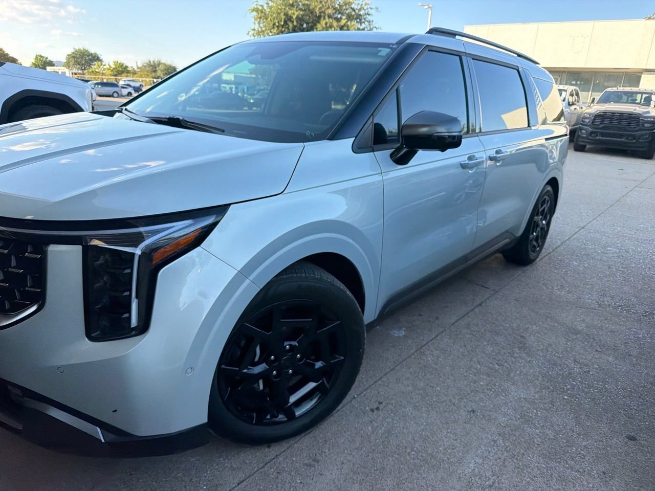 Used 2026 Kia Carnival SX Prestige FWD image 1