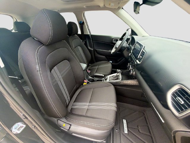 New 2026 Hyundai Venue SEL FWD image 29